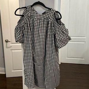 A beautiful cold shoulder by Zara